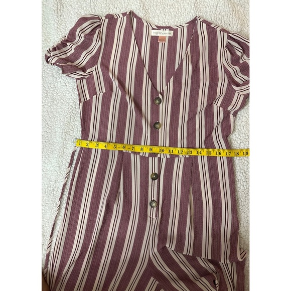 Band of Gypsies Purple and White Jumpsuit with Puff Sleeves - Picture 10 of 13